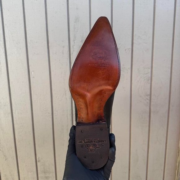 #86 Cracked Effect Leather Boot in Black Color with Wing Embroidery Details, Sty
